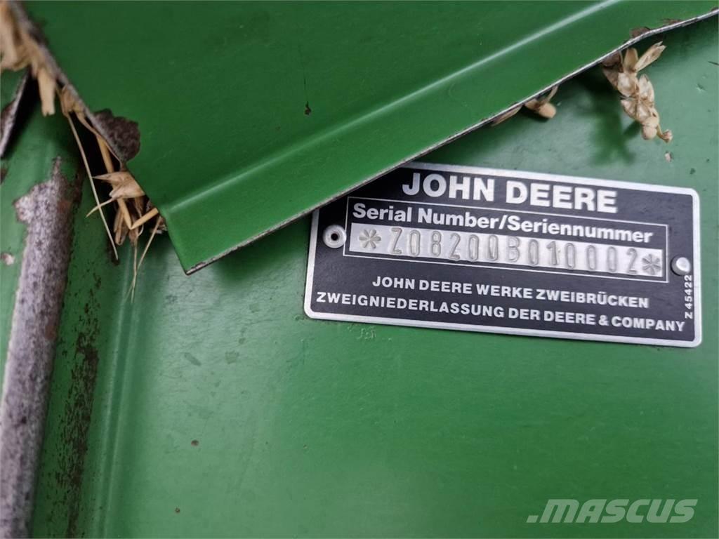John Deere 2066 Combine harvesters