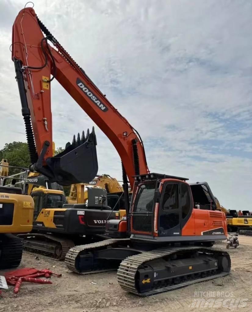 Doosan DX 225 Crawler excavators