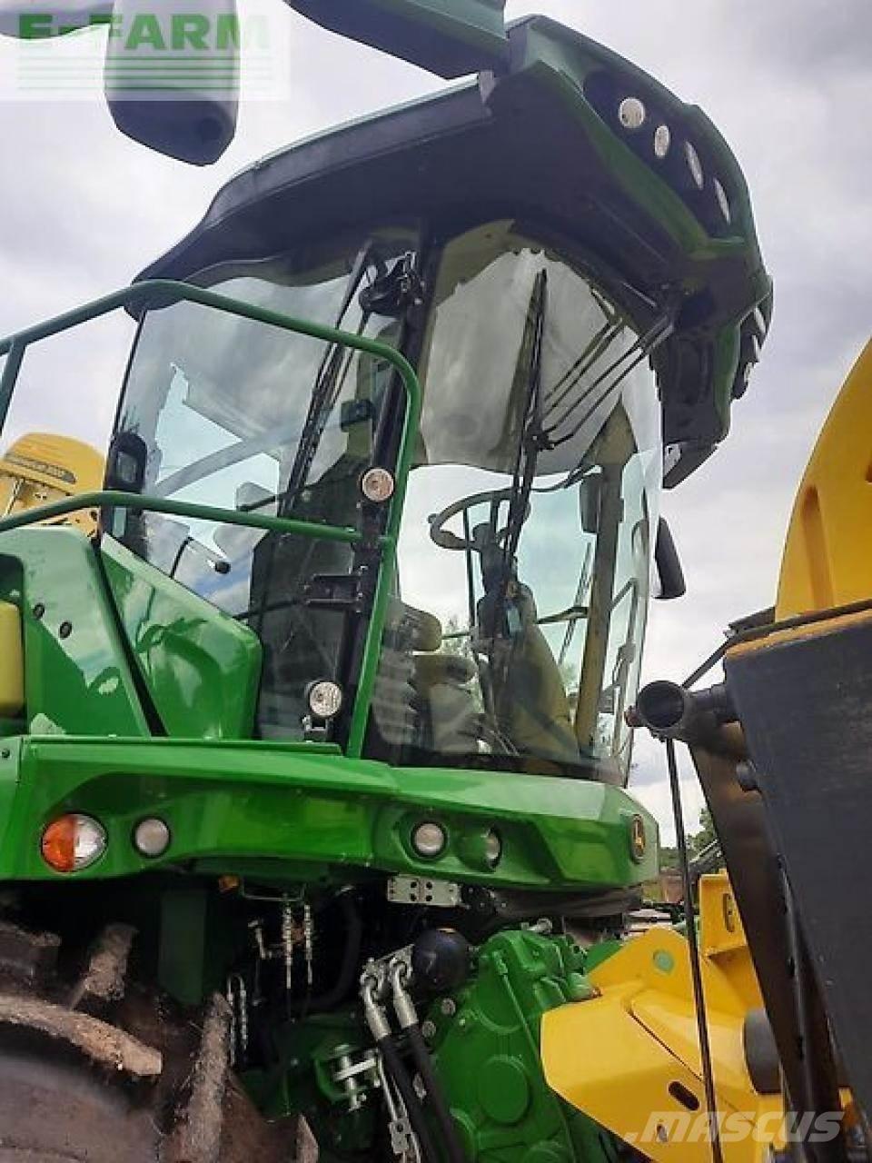 John Deere 8200i Forage harvesters