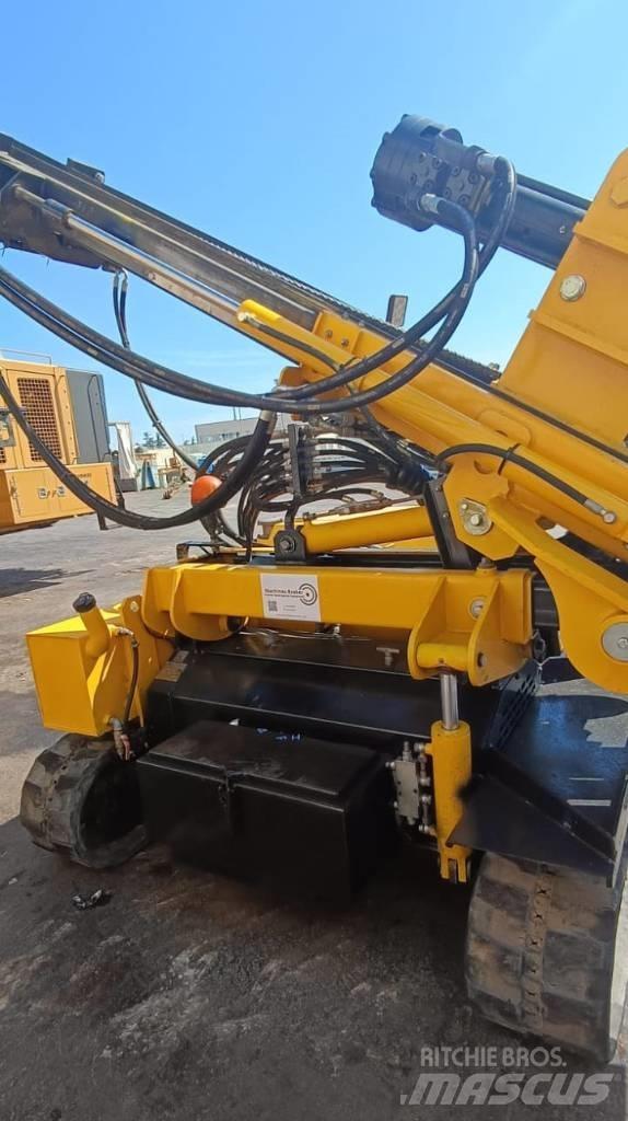  MGI Tonker 830 Vibratory pile drivers