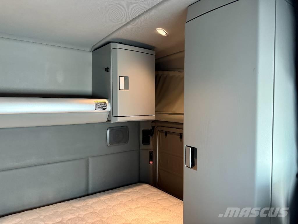Kenworth T 880 Prime Movers
