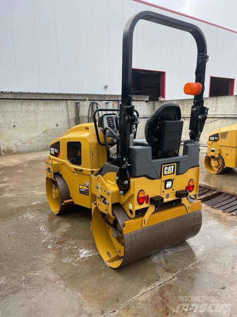 CAT CB 2.7 Twin drum rollers
