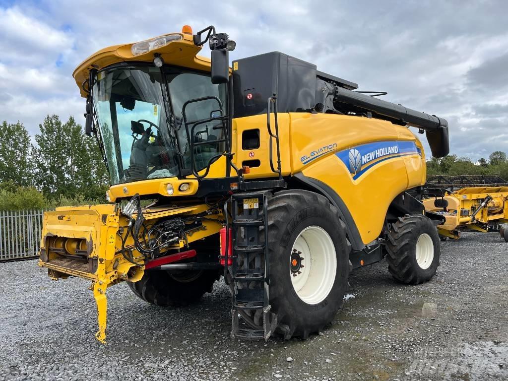 New Holland CX 8070 Combine harvesters