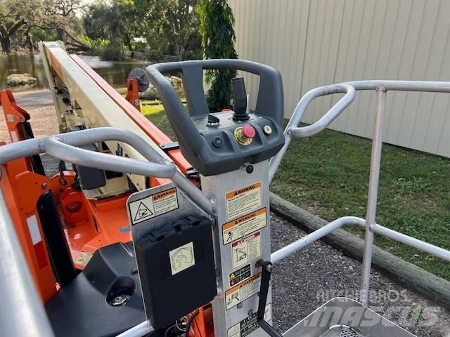JLG T 350 Trailer mounted platforms