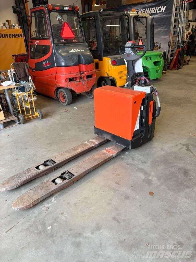 BT LPE 200 / 8 Low lift with platform