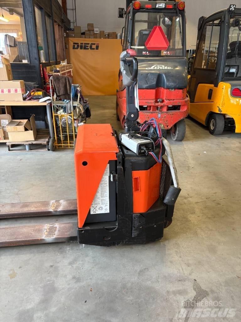 BT LPE 200 / 8 Low lift with platform