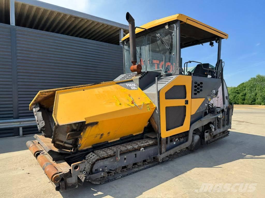 Volvo P 6820C Asphalt pavers