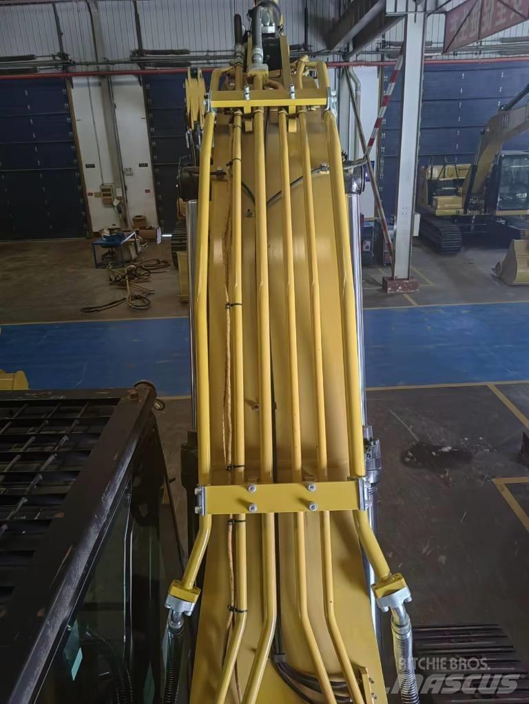 CAT 323 Crawler excavators