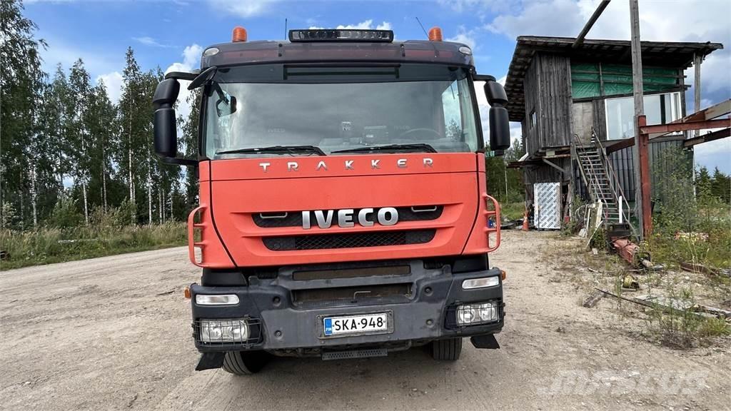 Iveco Trakker Flatbed / Dropside trucks