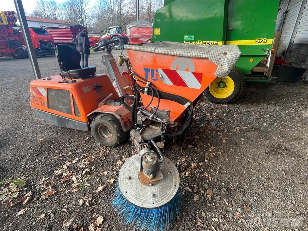  Tucheltrac Trio Other livestock machinery and accessories