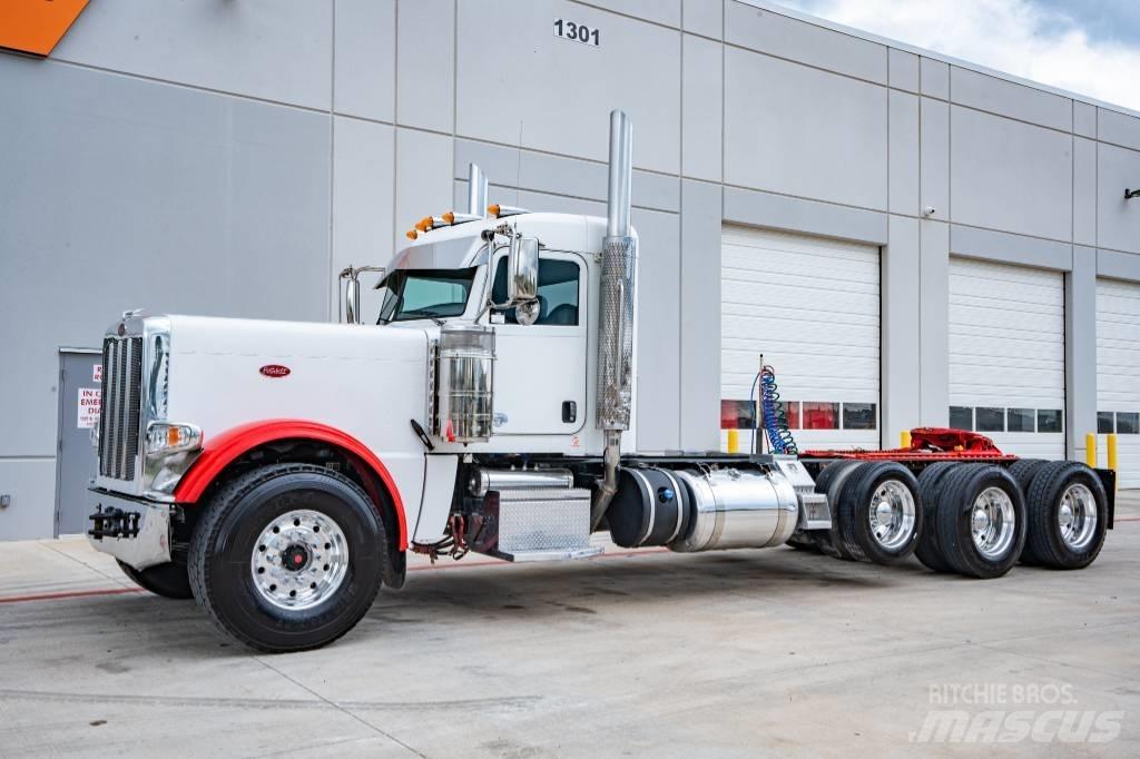 Peterbilt 389 Prime Movers