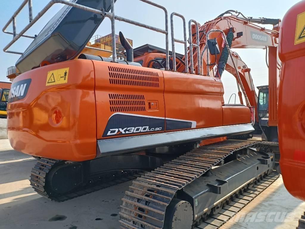 Doosan DX300-9 Crawler excavators