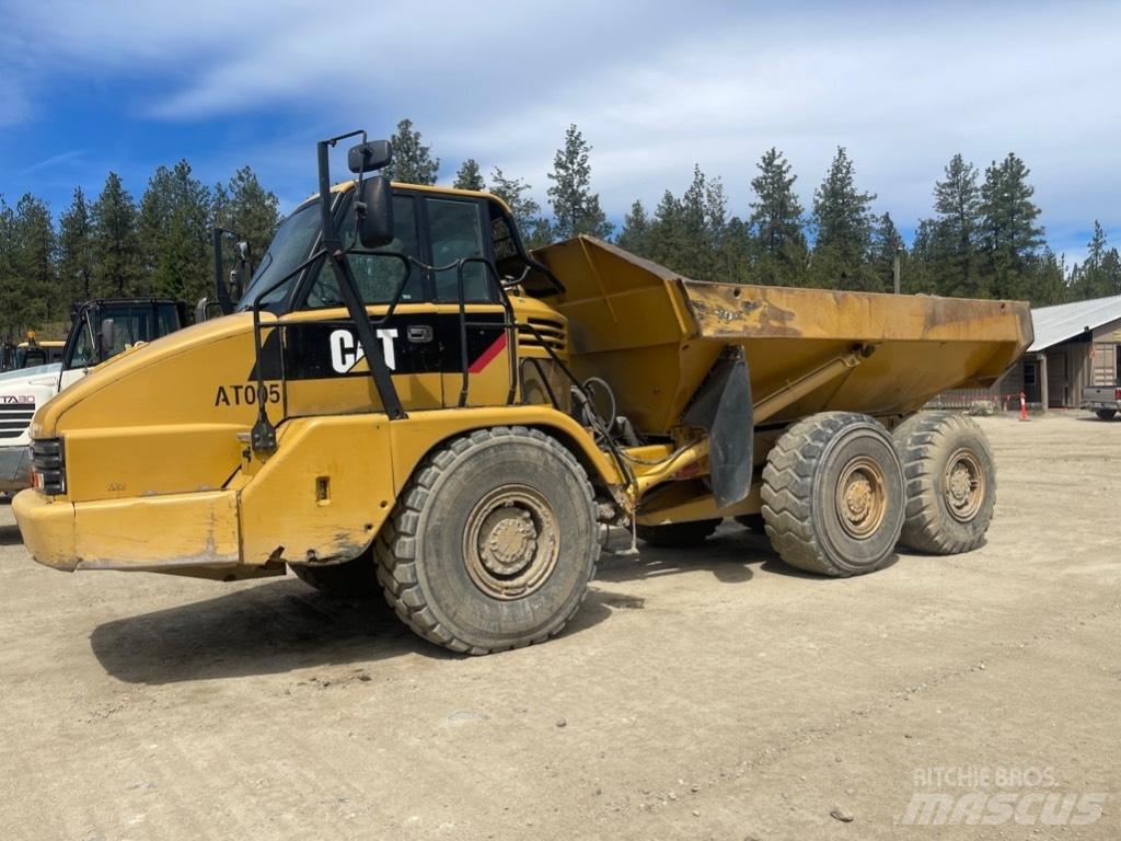 CAT 725 Articulated Haulers