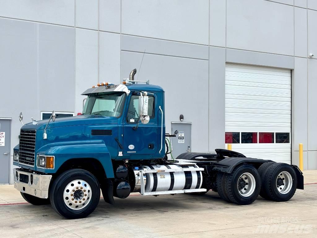 Mack Pinnacle Prime Movers