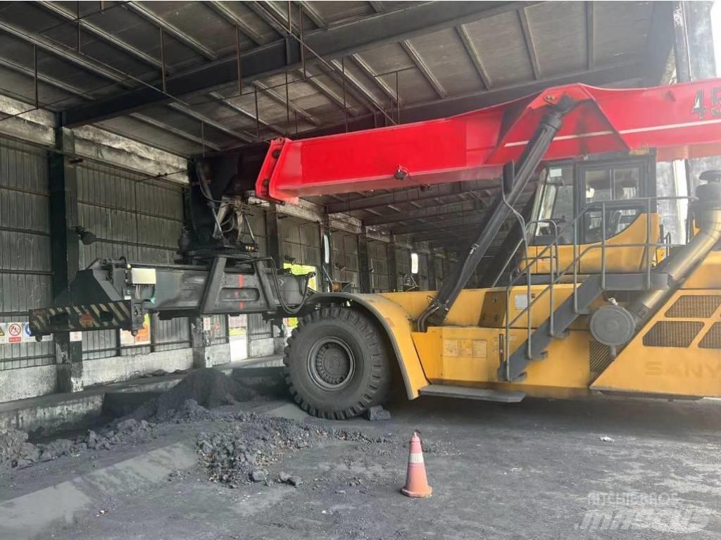 Sany SRSC 45 Reach stackers