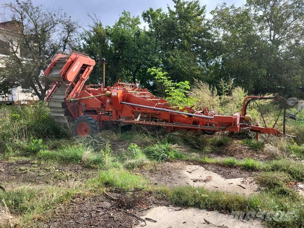 Amac F2 Potato harvesters