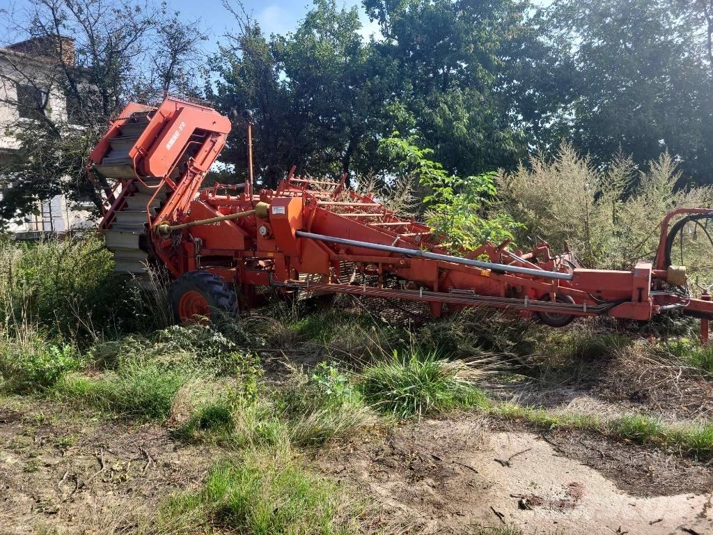 Amac F2 Potato harvesters