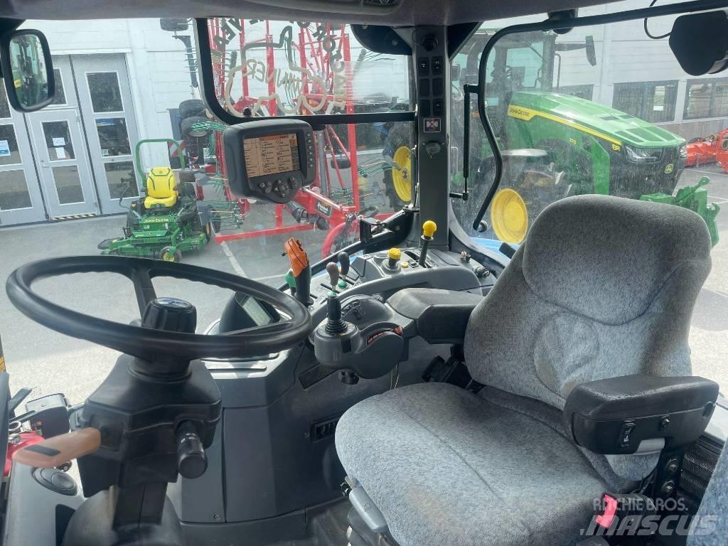 New Holland T 7060 Tractors