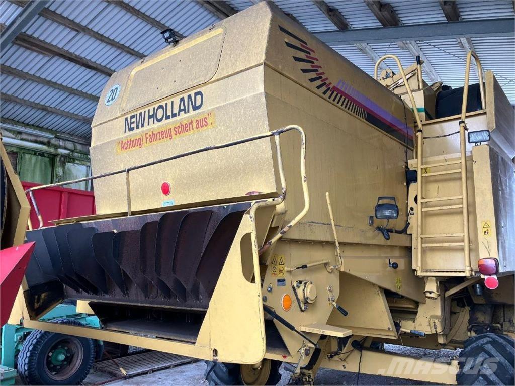 New Holland TX67 Combine harvesters