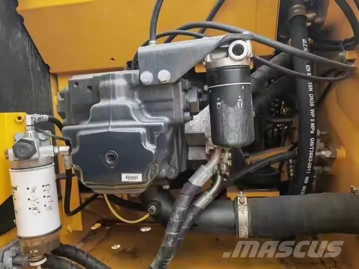 Komatsu PC 200 Crawler excavators