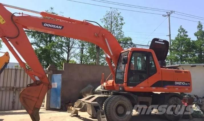 Doosan DH210W Wheeled excavators