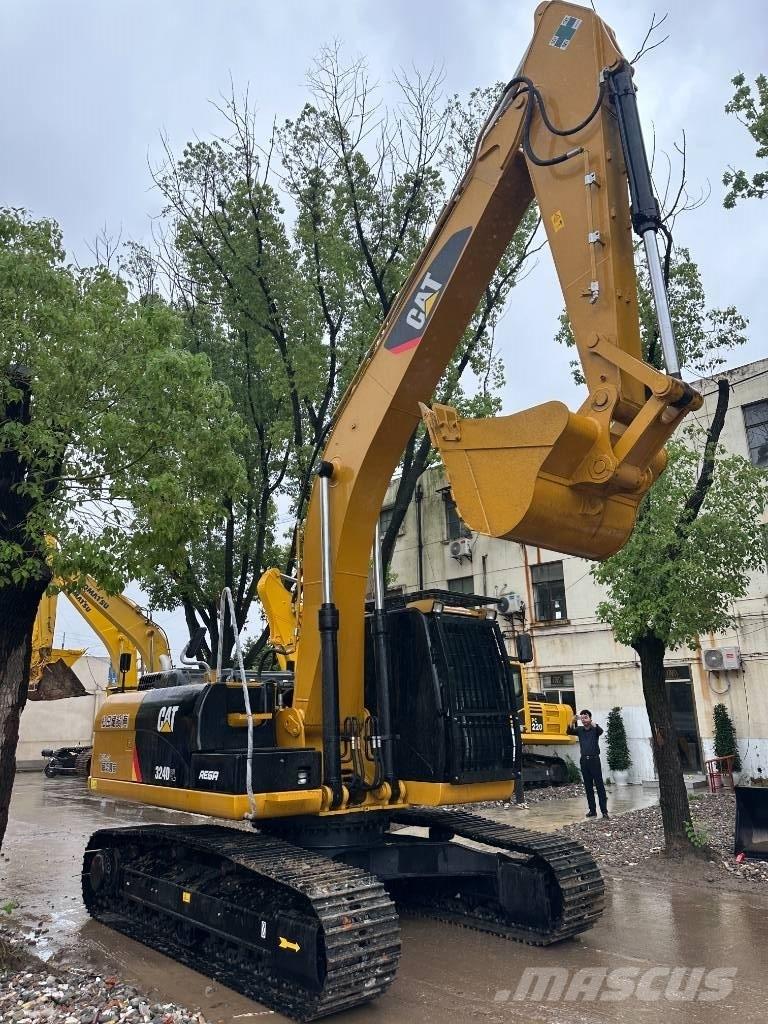 CAT 324 D Mini excavators  7t - 12t