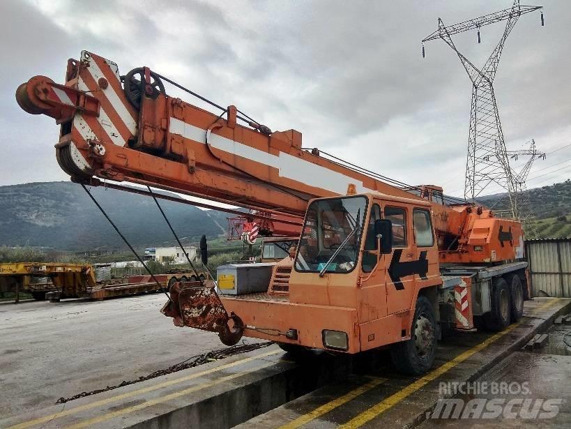 Kato NK 20B All terrain cranes