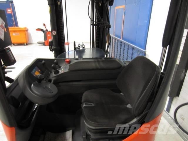 Linde R16G Reach truck