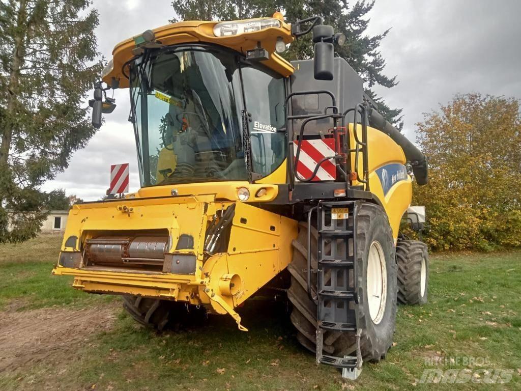 New Holland CR 9080 Combine harvesters