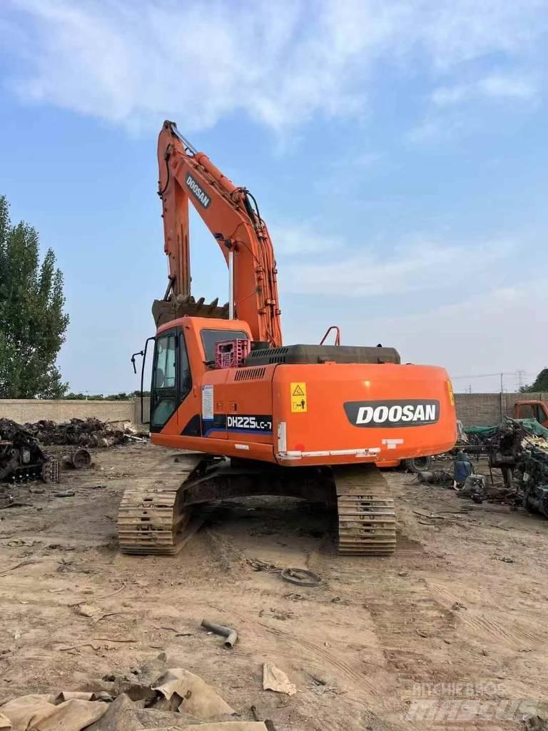 Doosan DH 225 LC-9 Crawler excavators