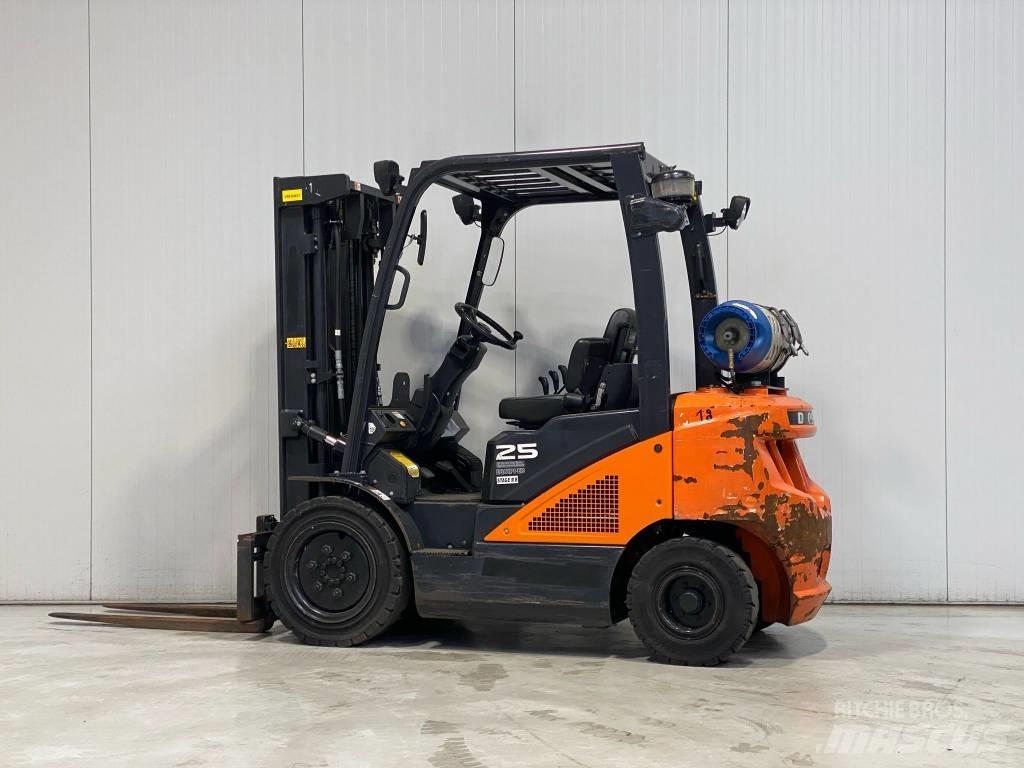 Doosan G25N-7 LPG trucks