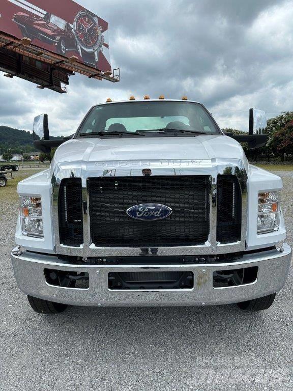 Ford F-750 Chassis Cab trucks