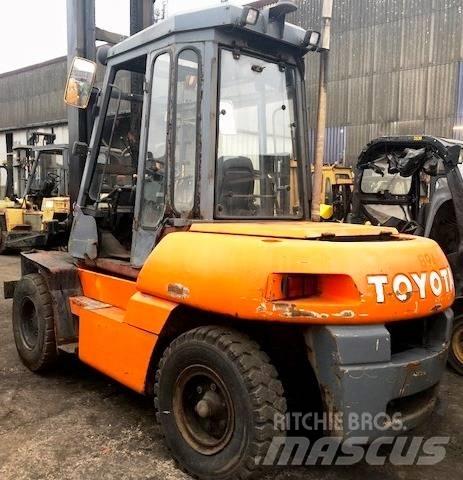 Toyota 5 FD 70 Diesel trucks