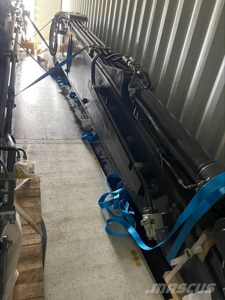 Volvo EC380/EC400 Long reach excavators