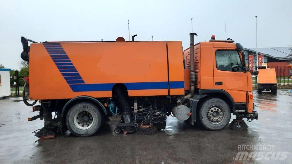 Volvo FM9 + Beam CX800 Sweeper trucks