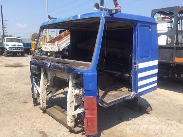 Scania 142 M Cabins and interior
