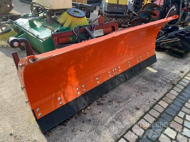 Agromet 220 Snow blades and plows