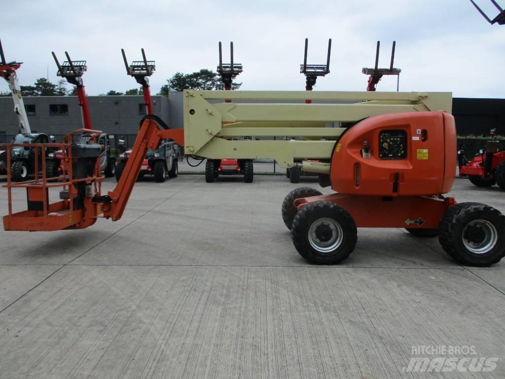 JLG 450 AJ (868) Compact self-propelled boom lifts