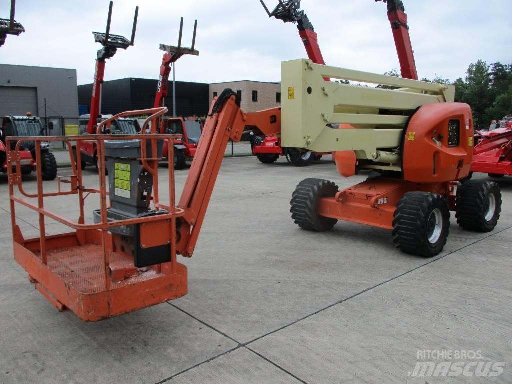 JLG 450 AJ (868) Compact self-propelled boom lifts