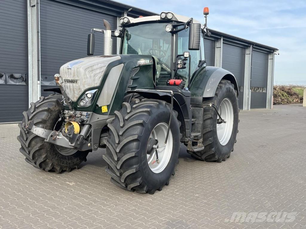 Fendt 828 VARIO Tractors