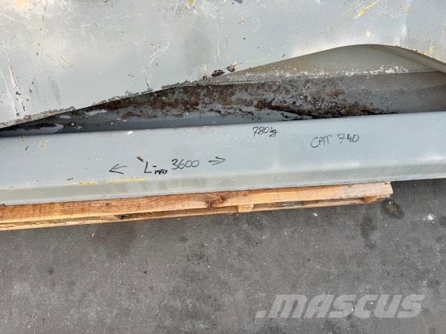 CAT 740 TAILGATE Articulated Haulers