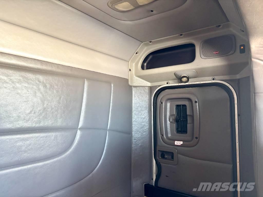 Peterbilt 367 Prime Movers