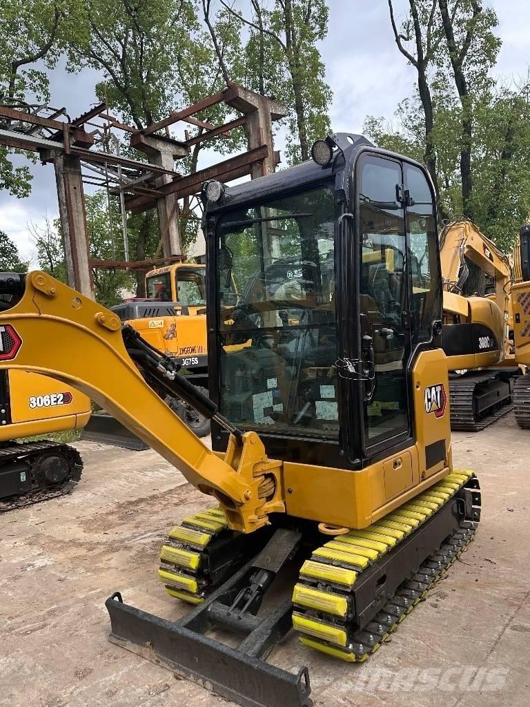 CAT 302 Mini excavators < 7t (Mini diggers)