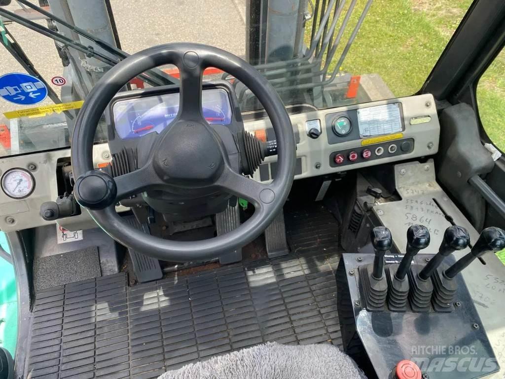 Mitsubishi FD90N Diesel trucks