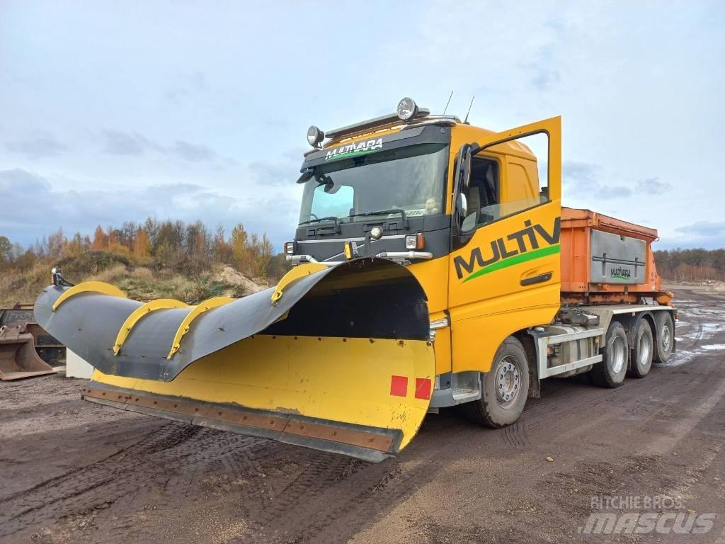 Volvo FH540 Hook lift trucks