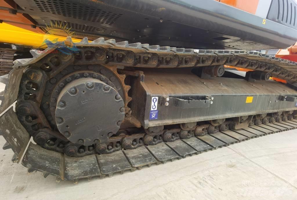 Hitachi ZX 200 Crawler excavators