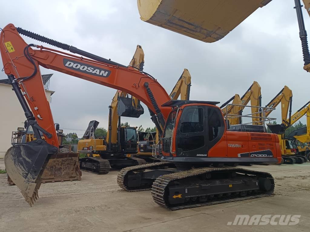 Doosan DX 300 LC Crawler excavators