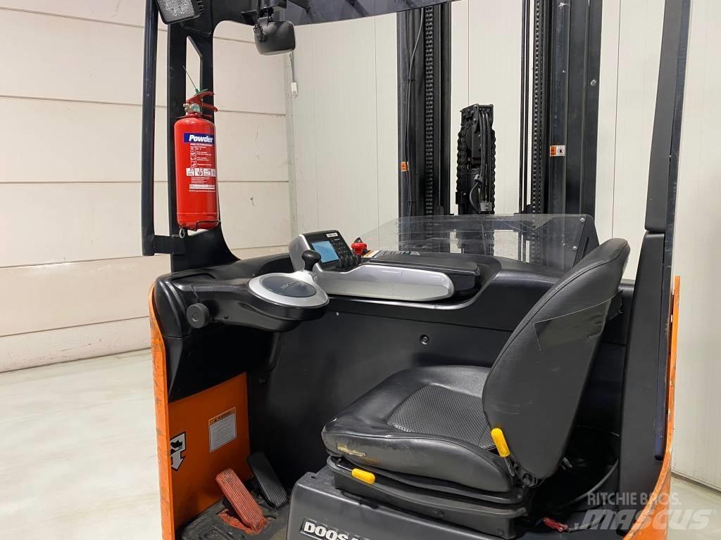 Doosan BR16JW-7 Reach truck