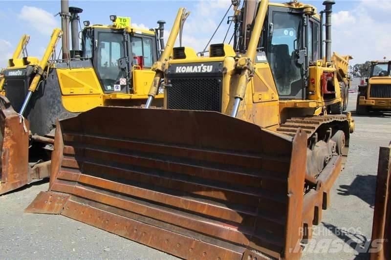 Komatsu D65 EX-16 Crawler dozers