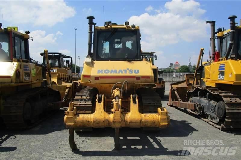 Komatsu D65 EX-16 Crawler dozers